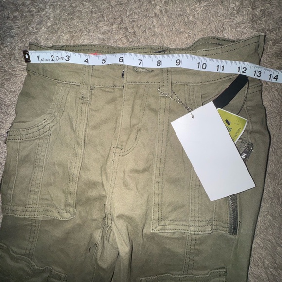 Women’s Cargo Pants - Picture 2 of 3